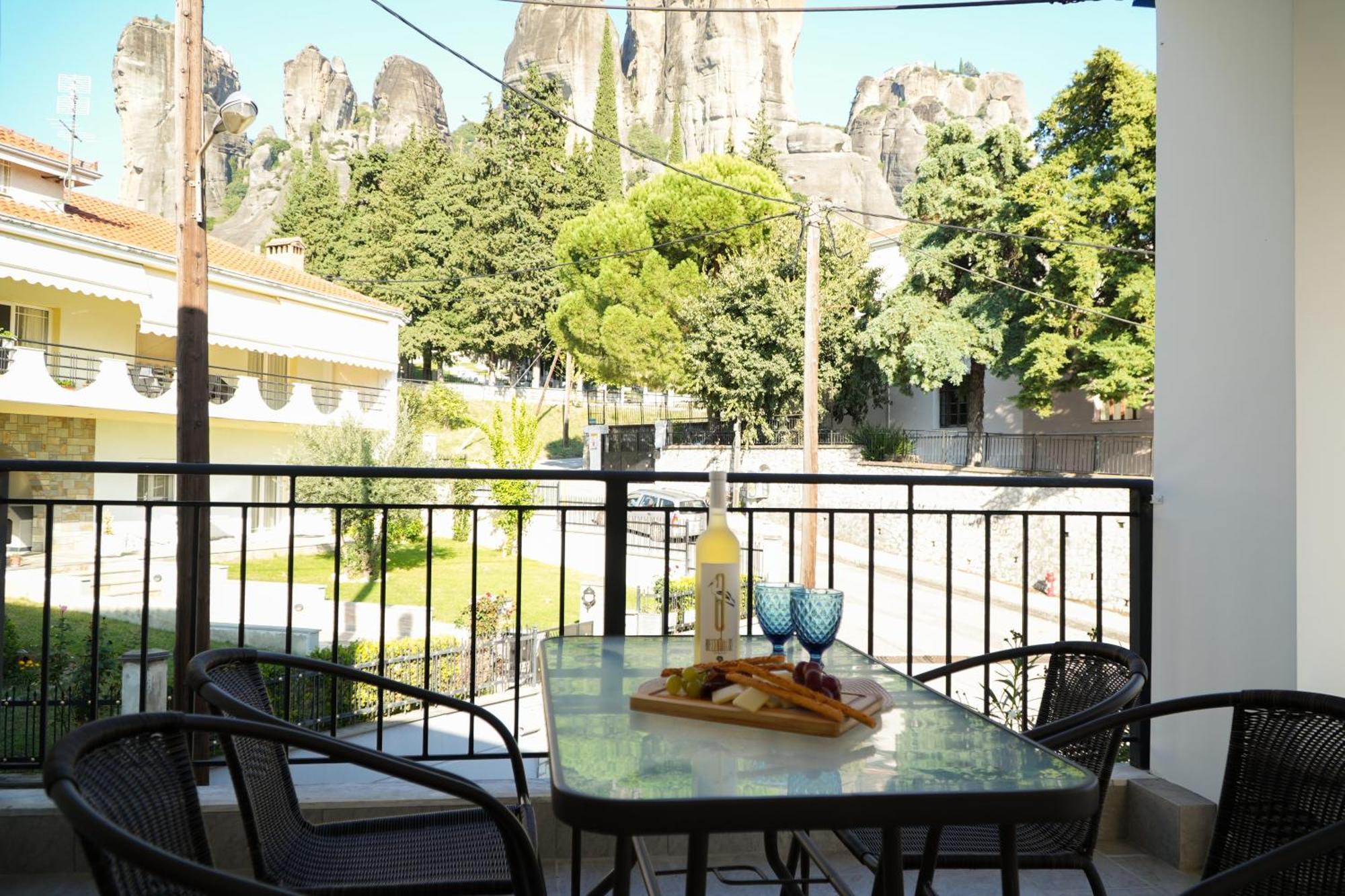 Home With View Калампака Екстериор снимка